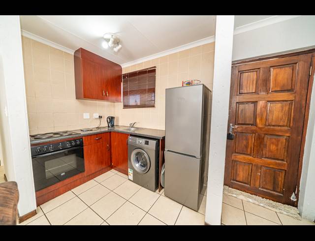 3 BEDROOM FREESTANDING FOR SALE IN HELDERWYK